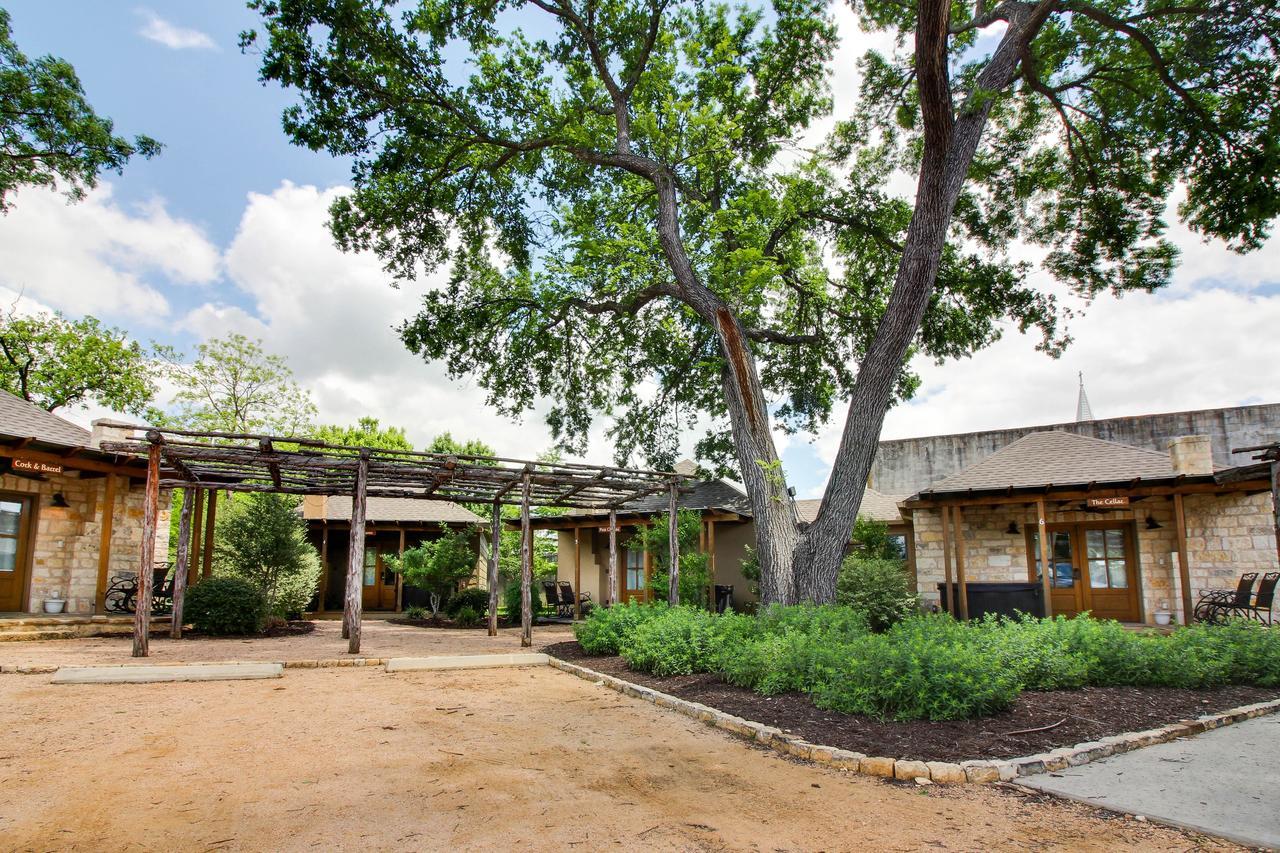 Wine Country Cottages On Main Fredericksburg Exterior photo